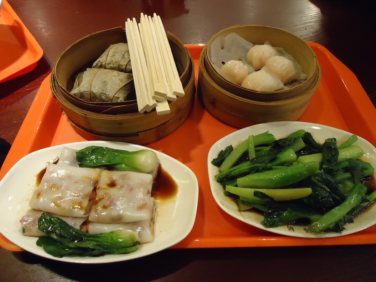 上海小吃街与南京美食的融合之旅